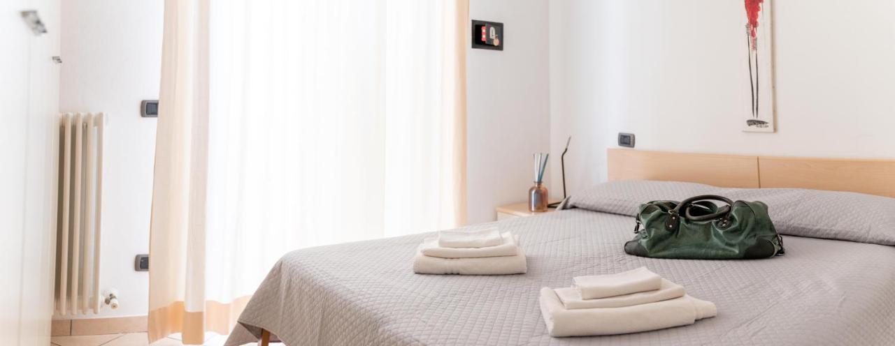 Residence L'Appartamento Римини Экстерьер фото