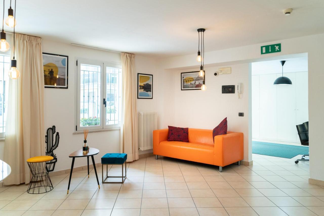 Residence L'Appartamento Римини Экстерьер фото