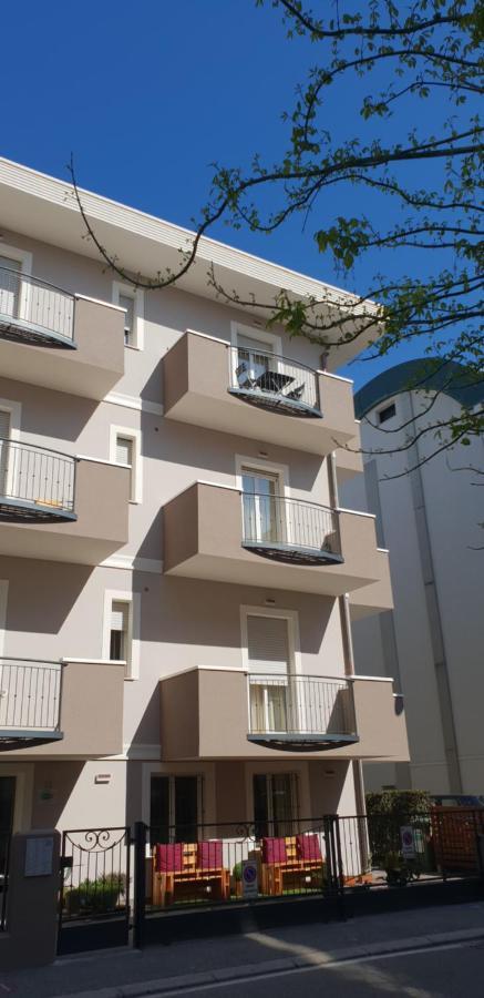 Residence L'Appartamento Римини Экстерьер фото